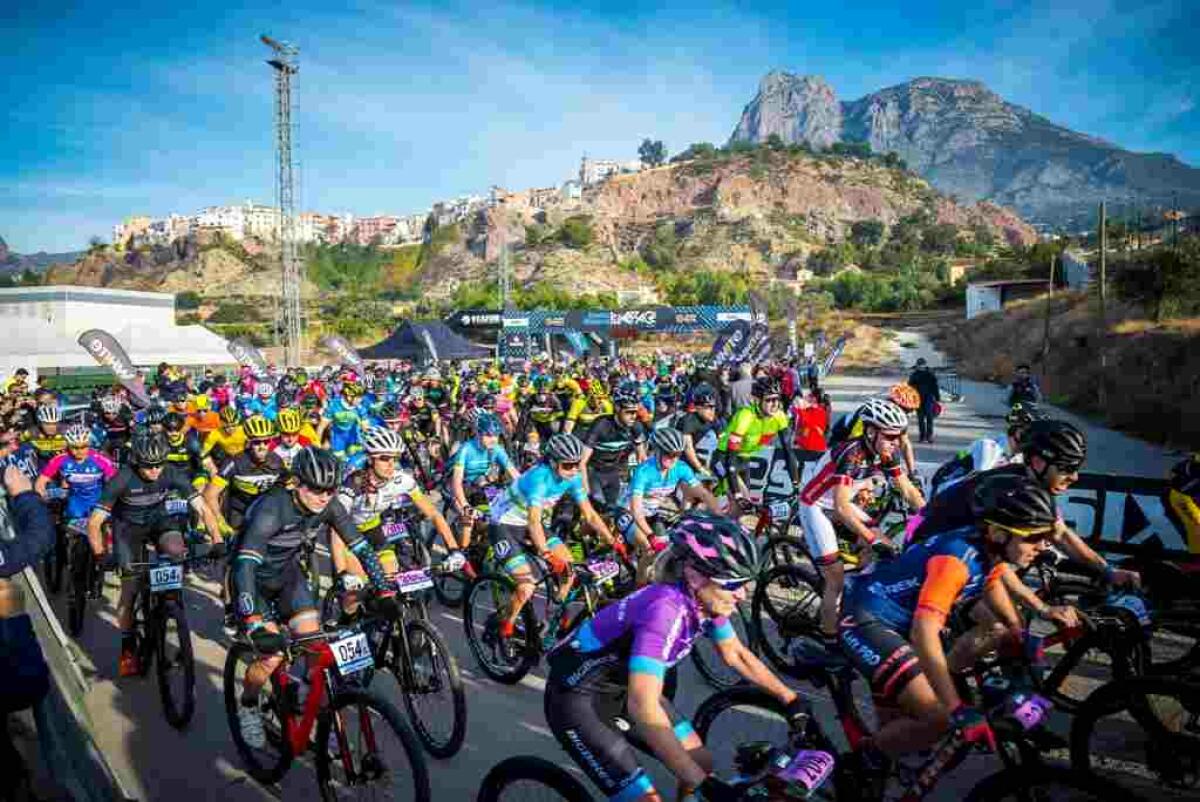 Este jueves Finestrat acoge la 1ª etapa de la “Costa Blanca Bike Race”