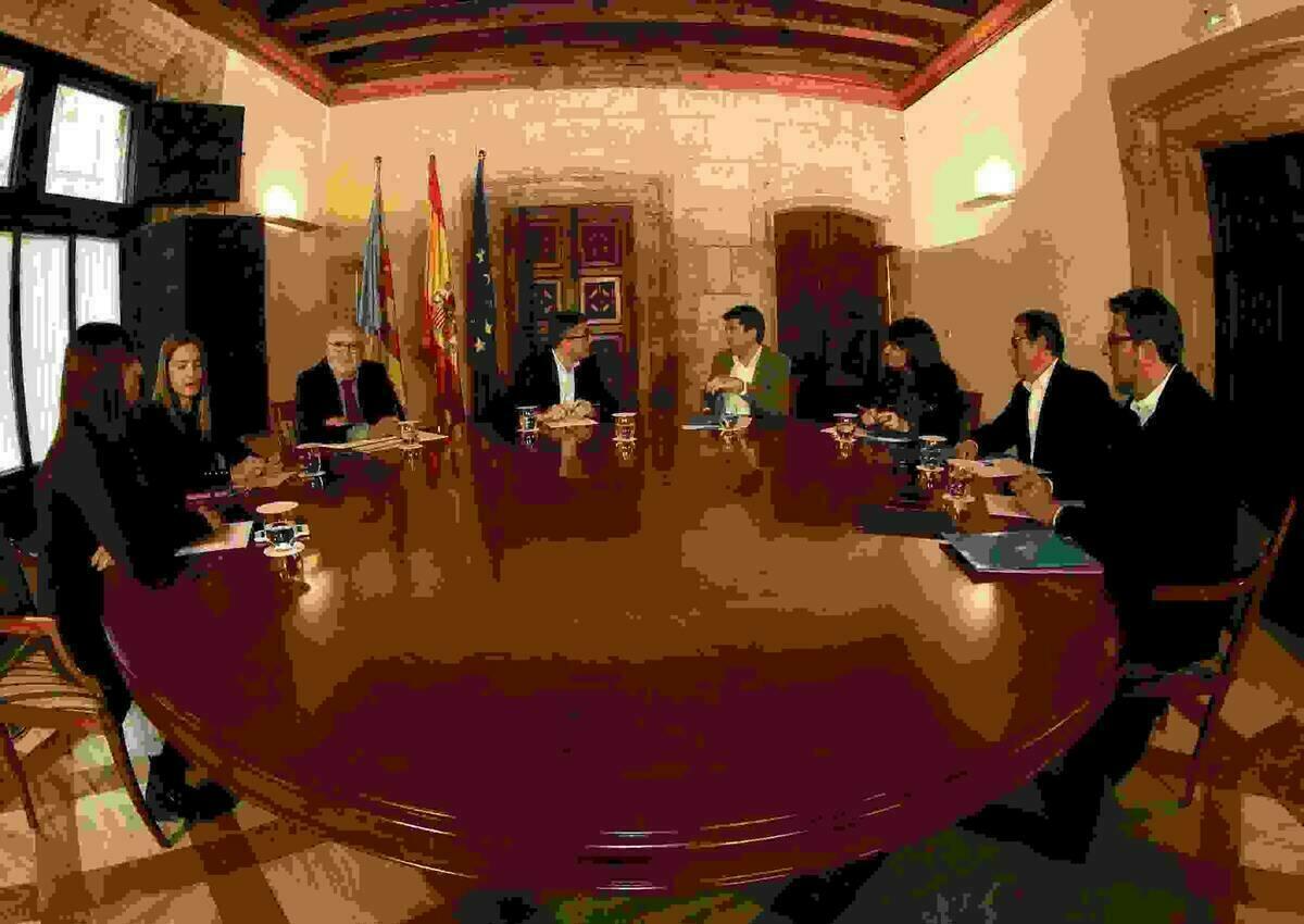 La Diputación de Alicante y la Generalitat acuerdan crear por decreto la Comisión Bilateral de trabajo que será permanente y flexible 