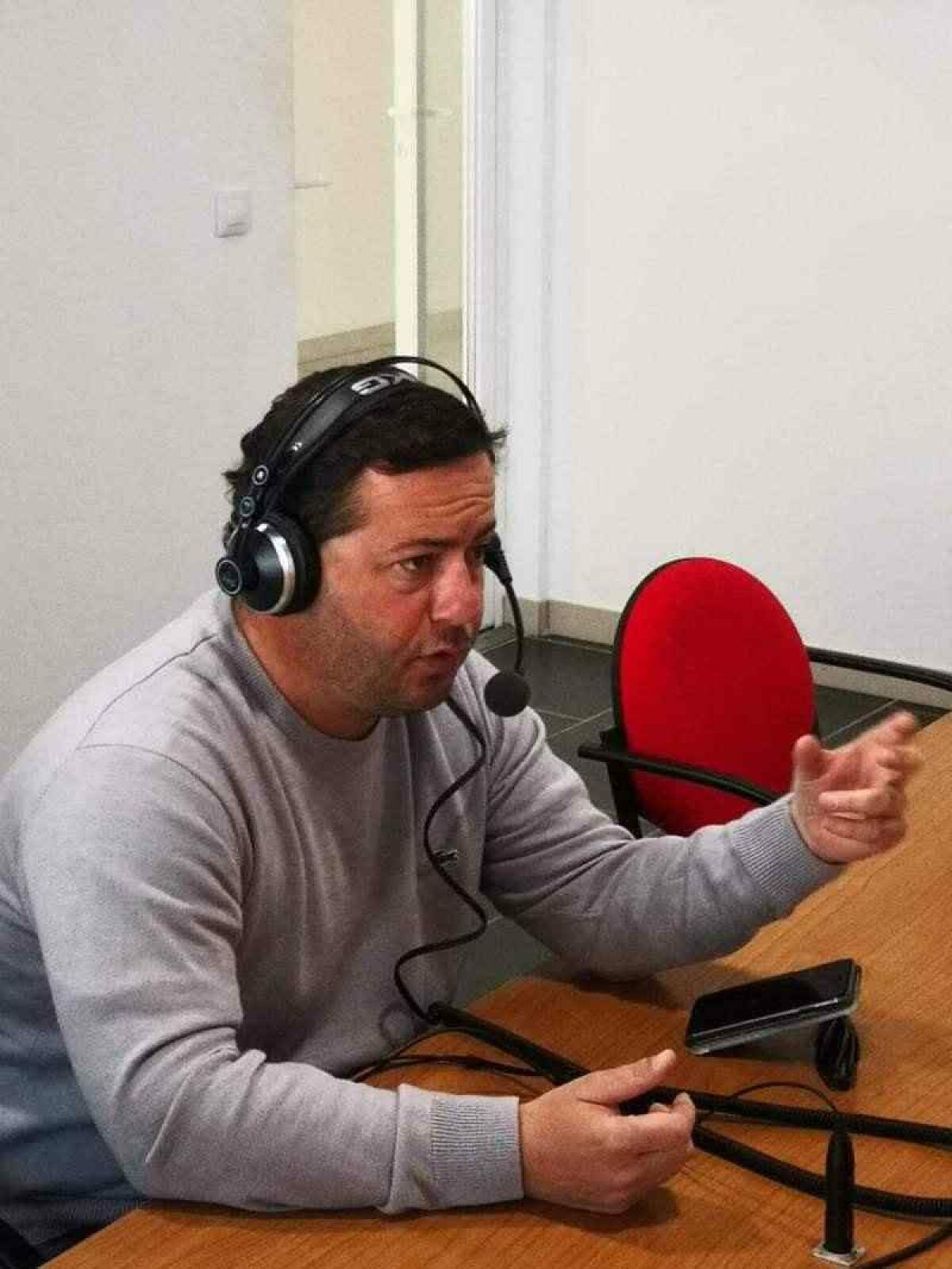 Entrevista al dip. Agustín Almodobar sobre Investidura de Pedro Sánchez, 08-01-20