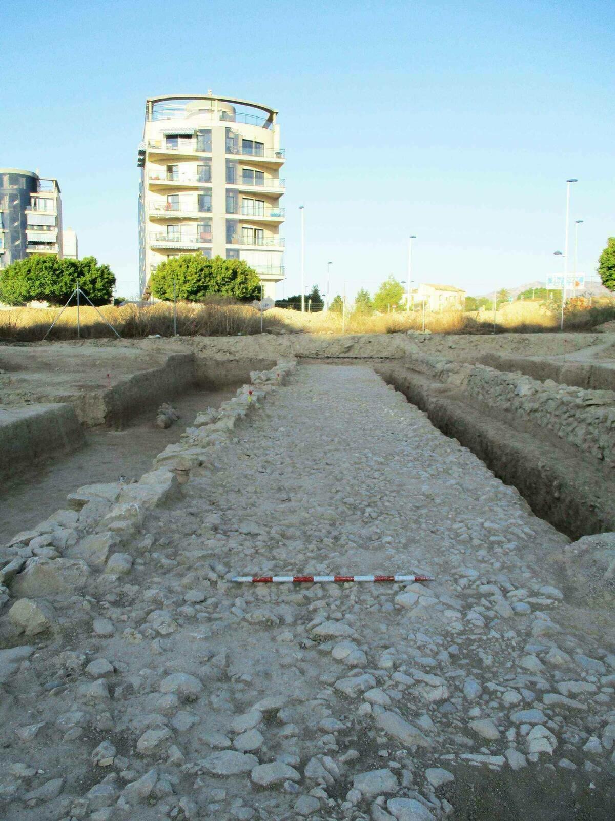 La Vila recupera la calzada romana que conectaba con Alicante