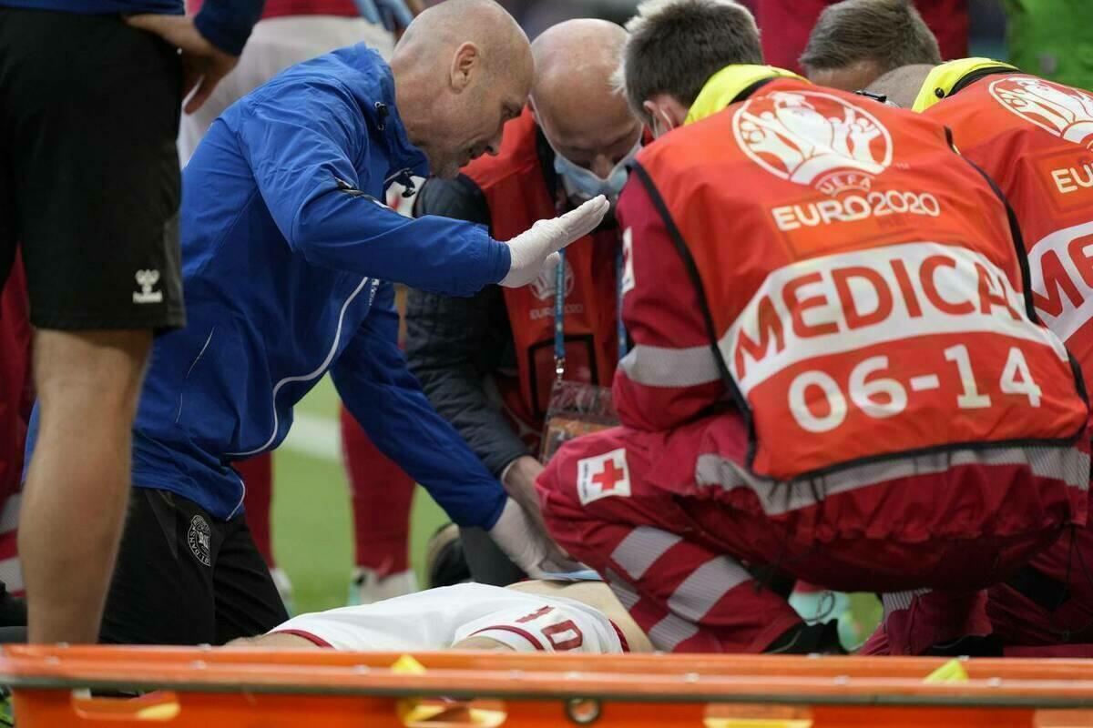 Suspendido un partido de la Eurocopa tras la parada cardíaca de un jugador