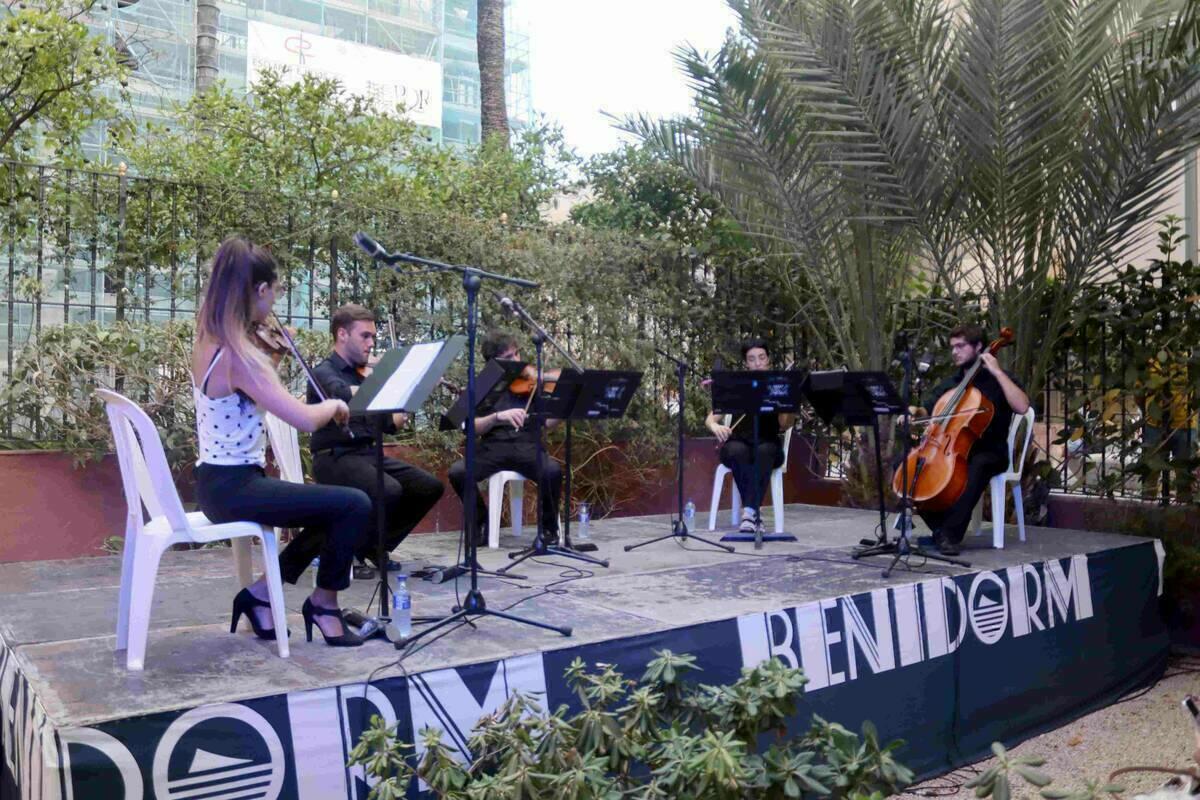 Concerts a l’Hort de Colon abre la programación cultural de un fin de semana marcado por la música.