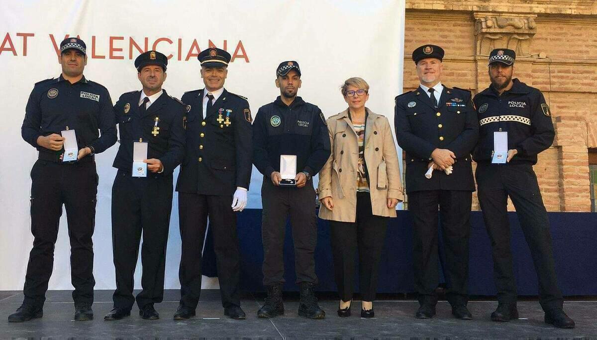 La Agencia Valenciana de Seguridad galardona a 4 agentes de la Policia Local de la Vila Joiosa