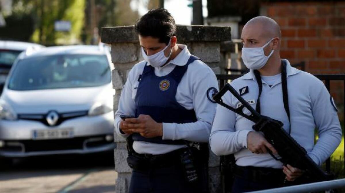 Una policía francesa, apuñalada mortalmente en un nuevo ataque yihadista
