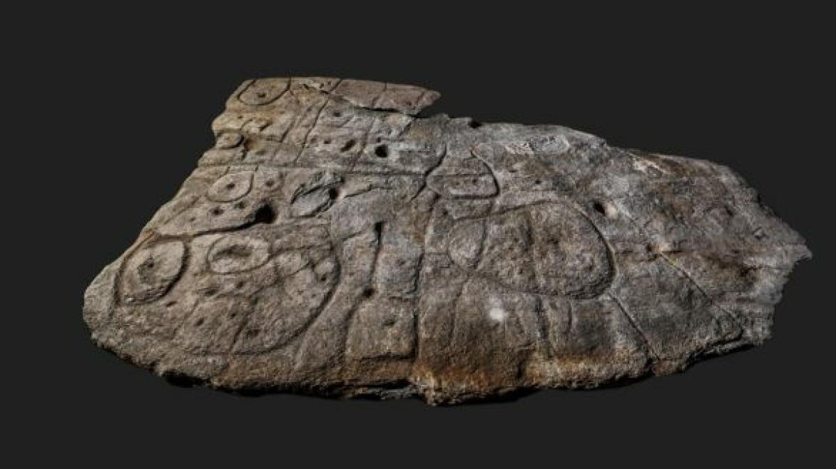 Descubren en la Bretaña francesa el mapa 3D más antiguo de Europa