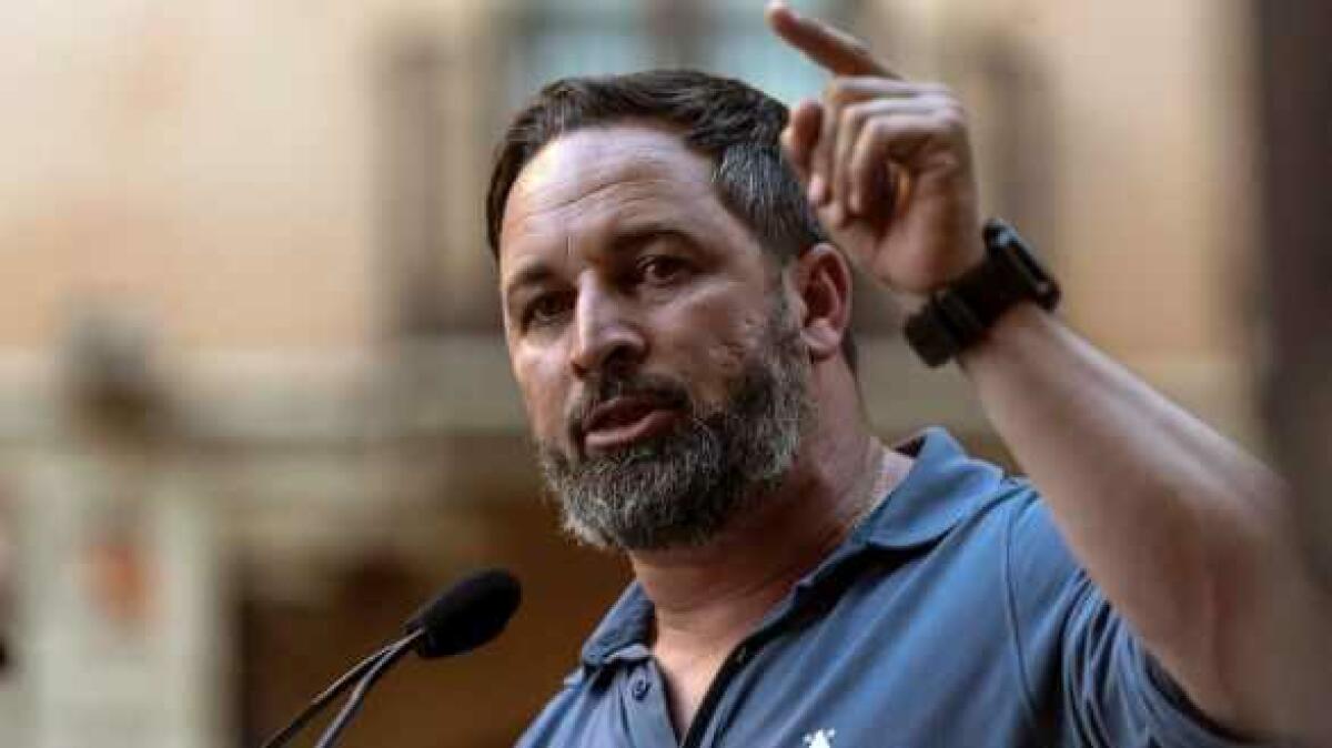El Parlamento de Ceuta declara 'persona non grata' a Santiago Abascal