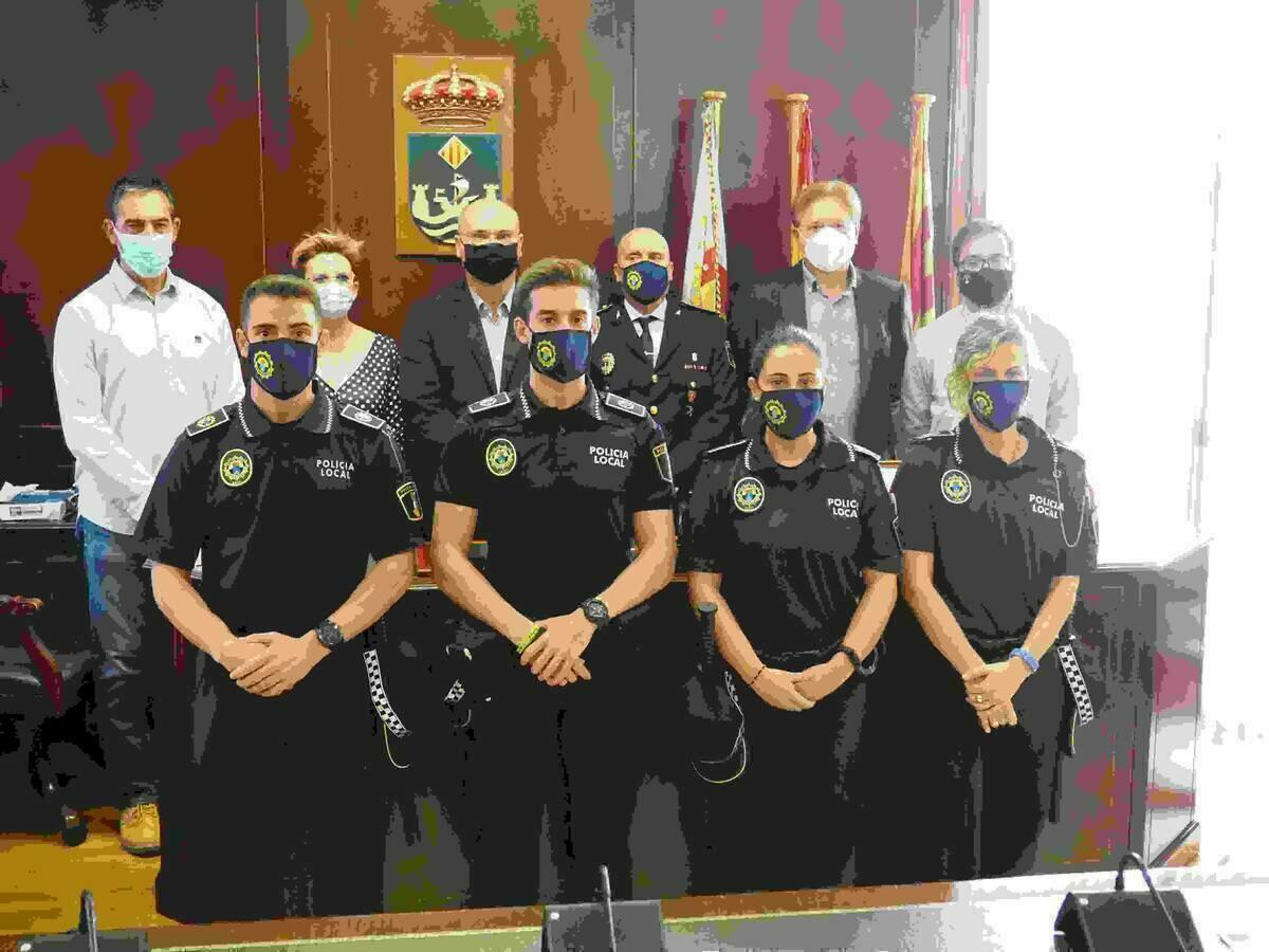 Los nuevos policías locales de la Vila Joiosa  toman posesión de su cargo