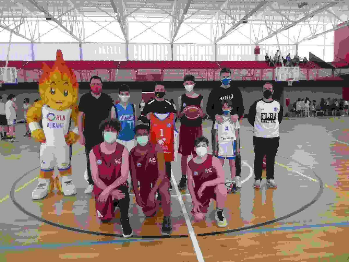 La Fundación Lucentum celebró una “Jornada del Basket”  en el nuevo Pabellón