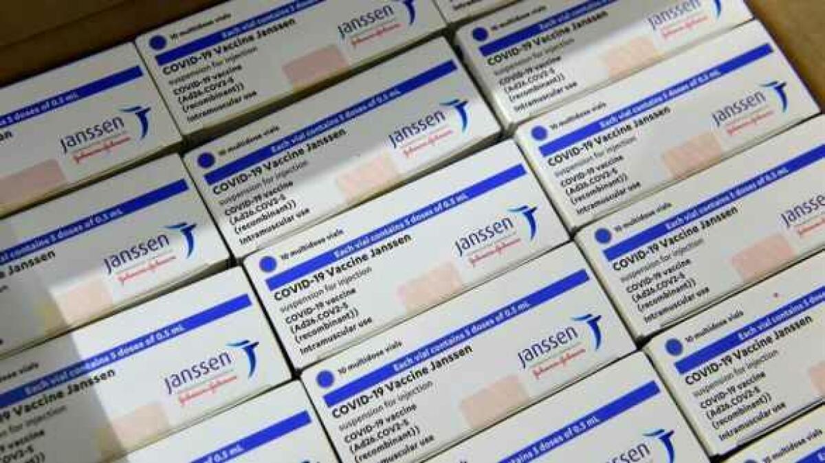 Janssen retrasa el reparto de su vacuna en Europa tras la suspensión de Estados Unidos