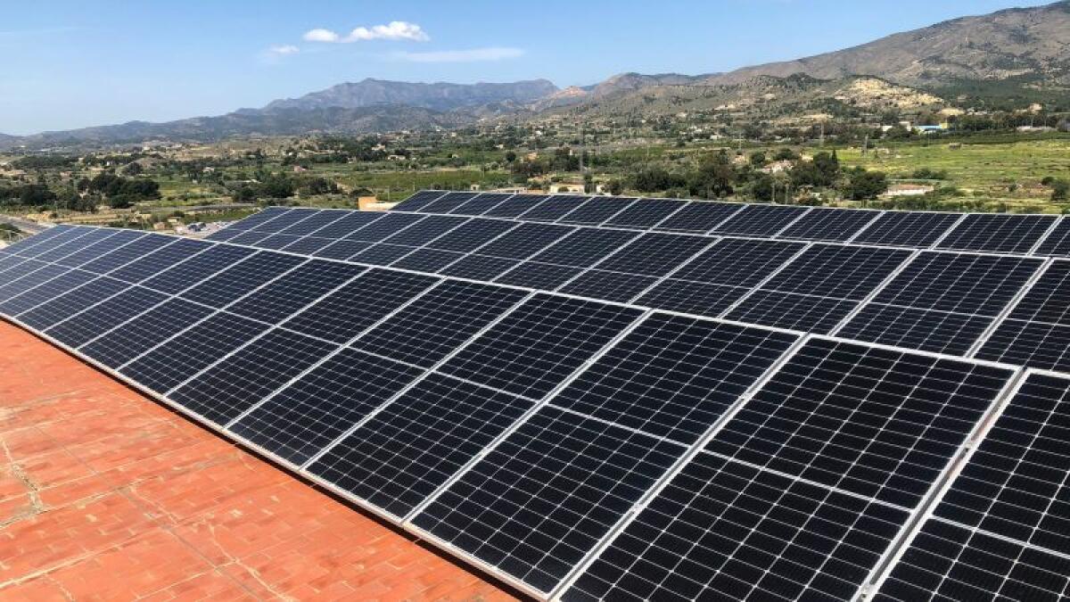 El Ayuntamiento de la Vila Joiosa ejecuta la instalación de paneles solares fotovoltaicos para autoconsumo en la ETAP de Galandú