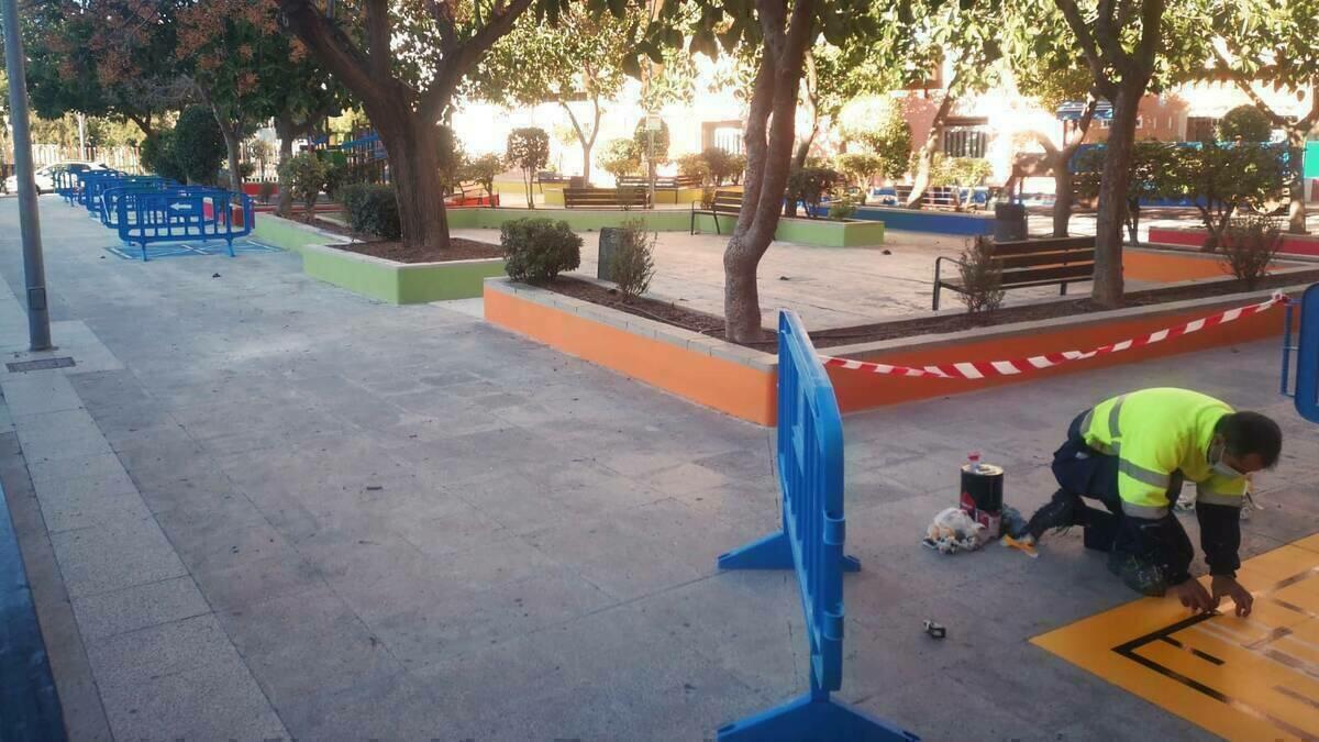 El Ayuntamiento restaurará el mobiliario de las  zonas de juegos infantiles de la Vila