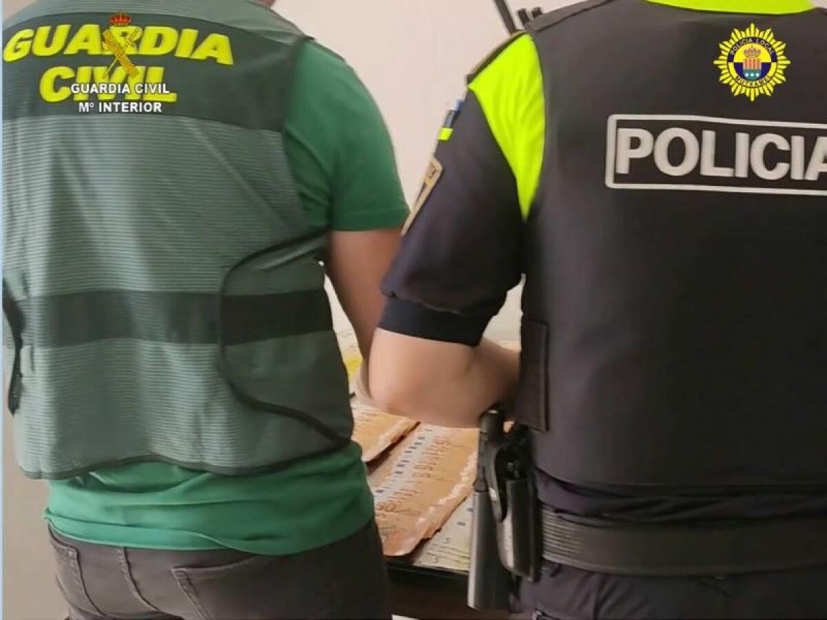 La Guardia Civil y la Policía Local de Mutxamel desmantelan un punto importante de venta de cocaína 