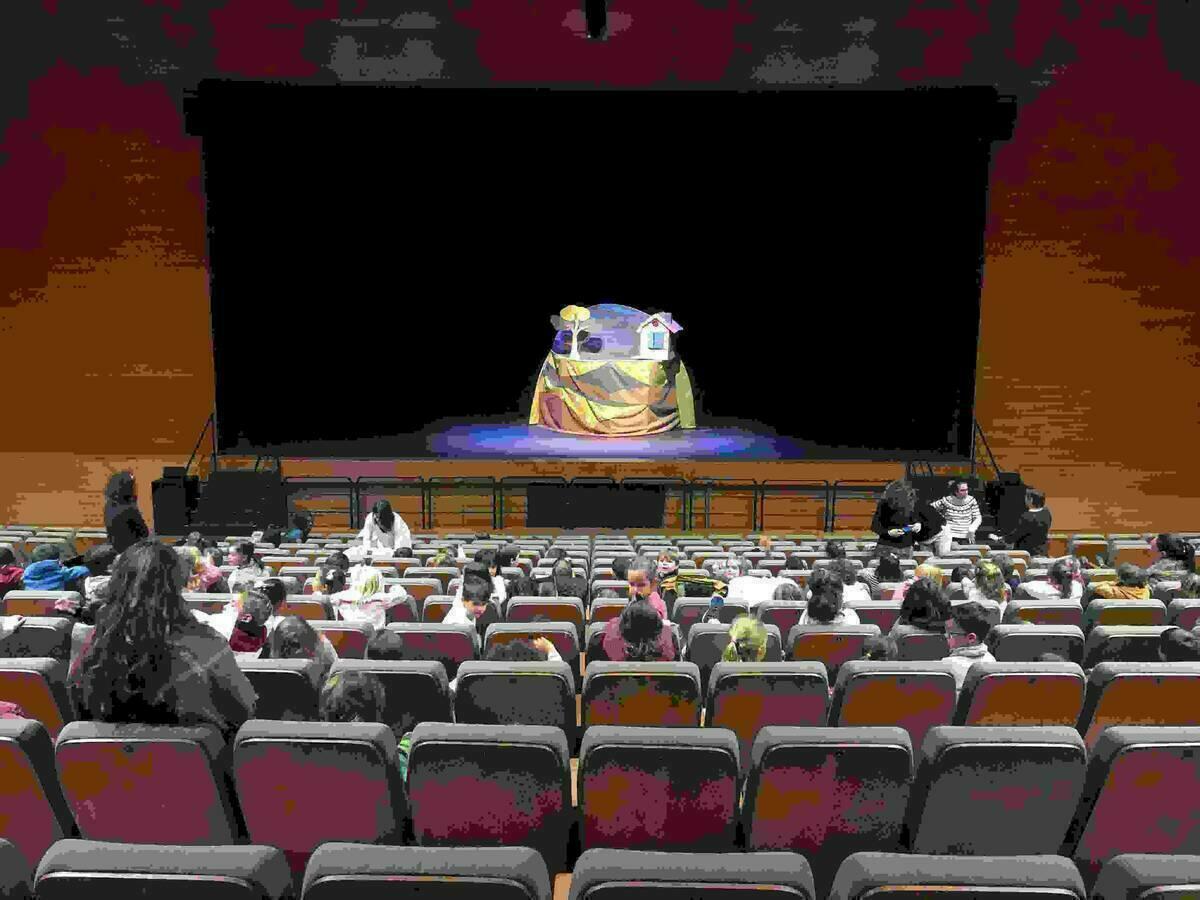La Nucía · 375 escolares disfrutaron del “Teatro Infantil” en l’Auditori