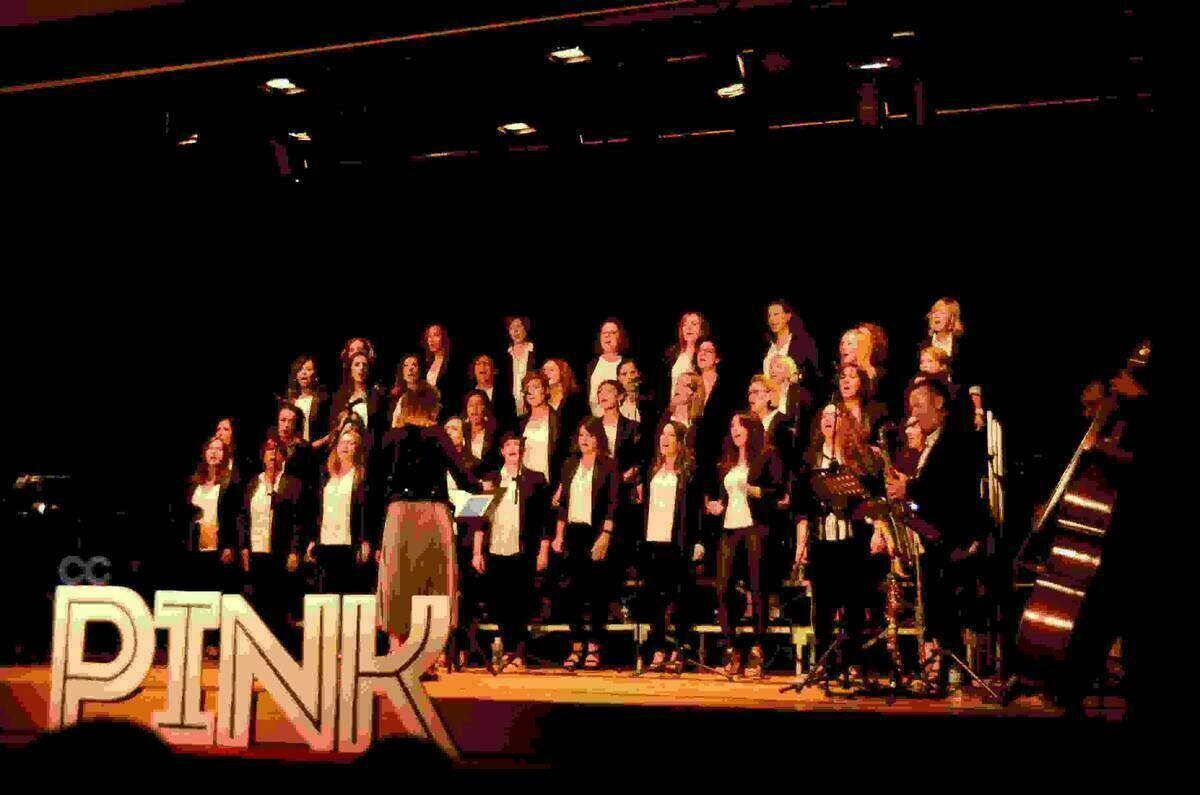 El coro de mujeres ‘CC Pink’ actúa este fin de semana en el Auditori Teatre de la Vila con su espectáculo 'Film Collection'