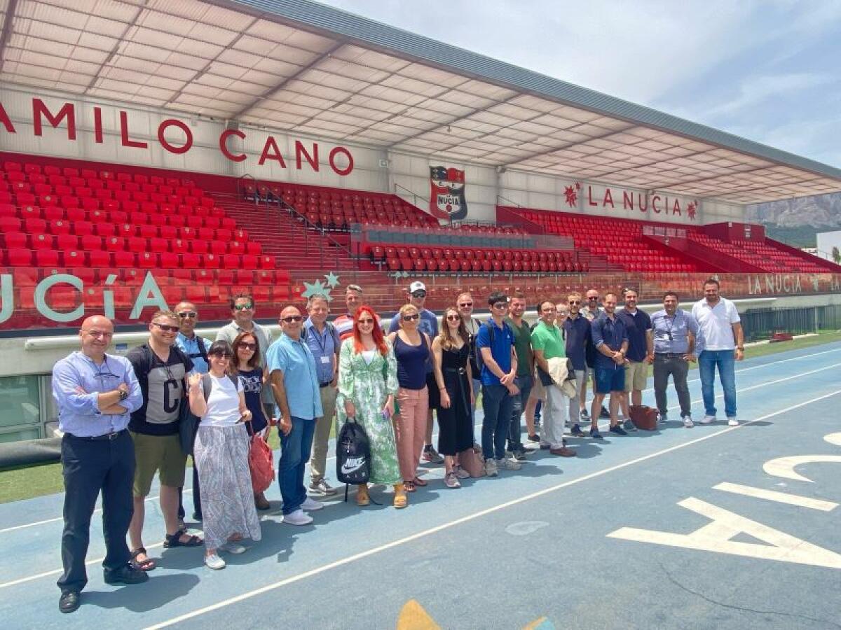 Representantes de 8 países visitan La Nucía como ejemplo de “innovación en el deporte”  
