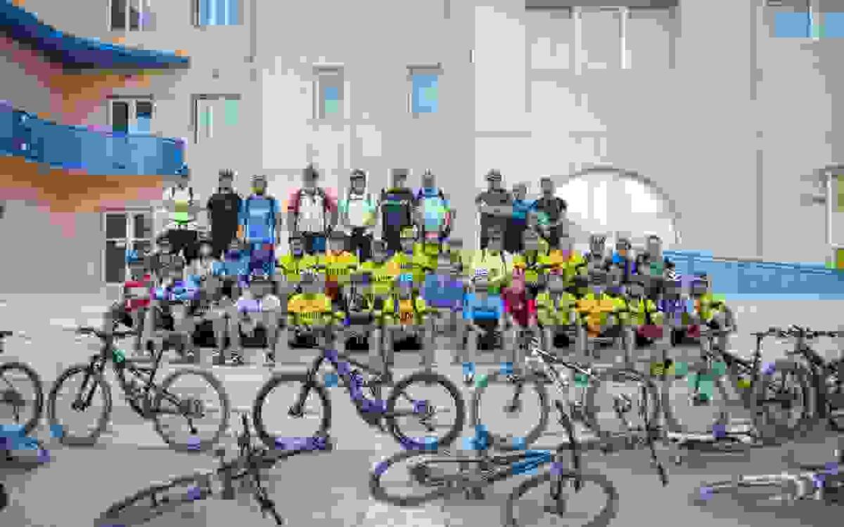 40 bikers han participado en la primera ruta nocturna organizada por la asociación Alfabike de ciclismo