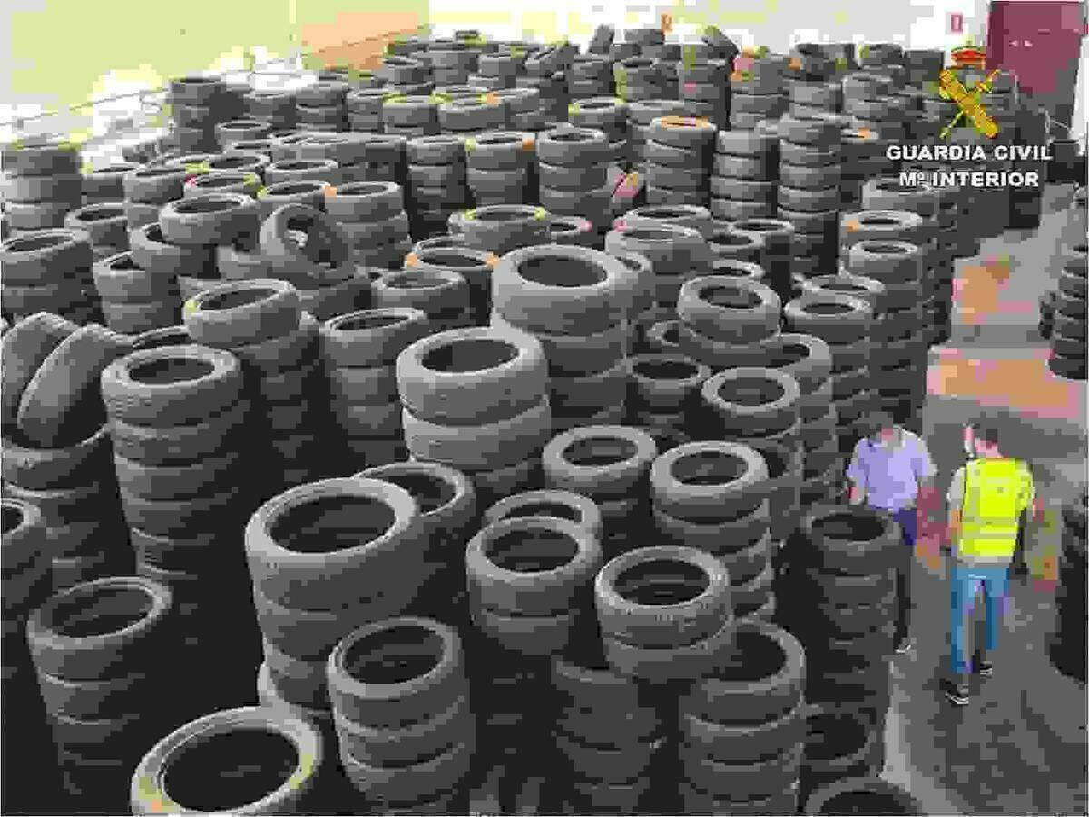 La Guardia Civil interviene 35 toneladas de residuos ilegales