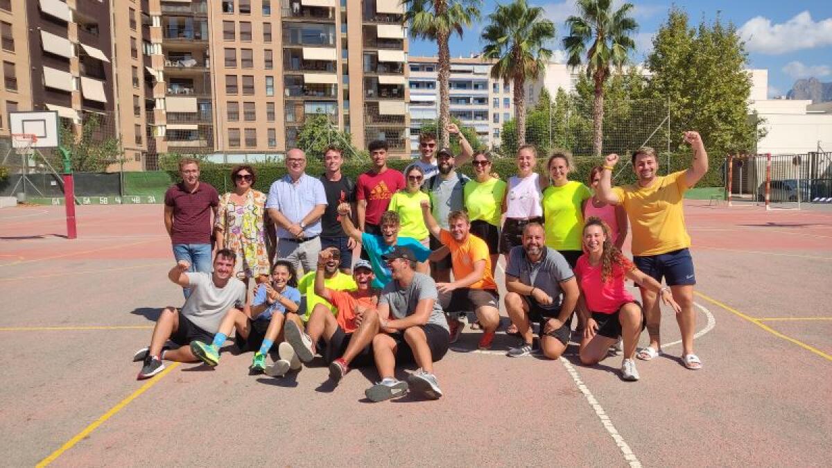 Deportes cierra la escuela multideportiva de verano en la Vila Joiosa con casi 500 participantes