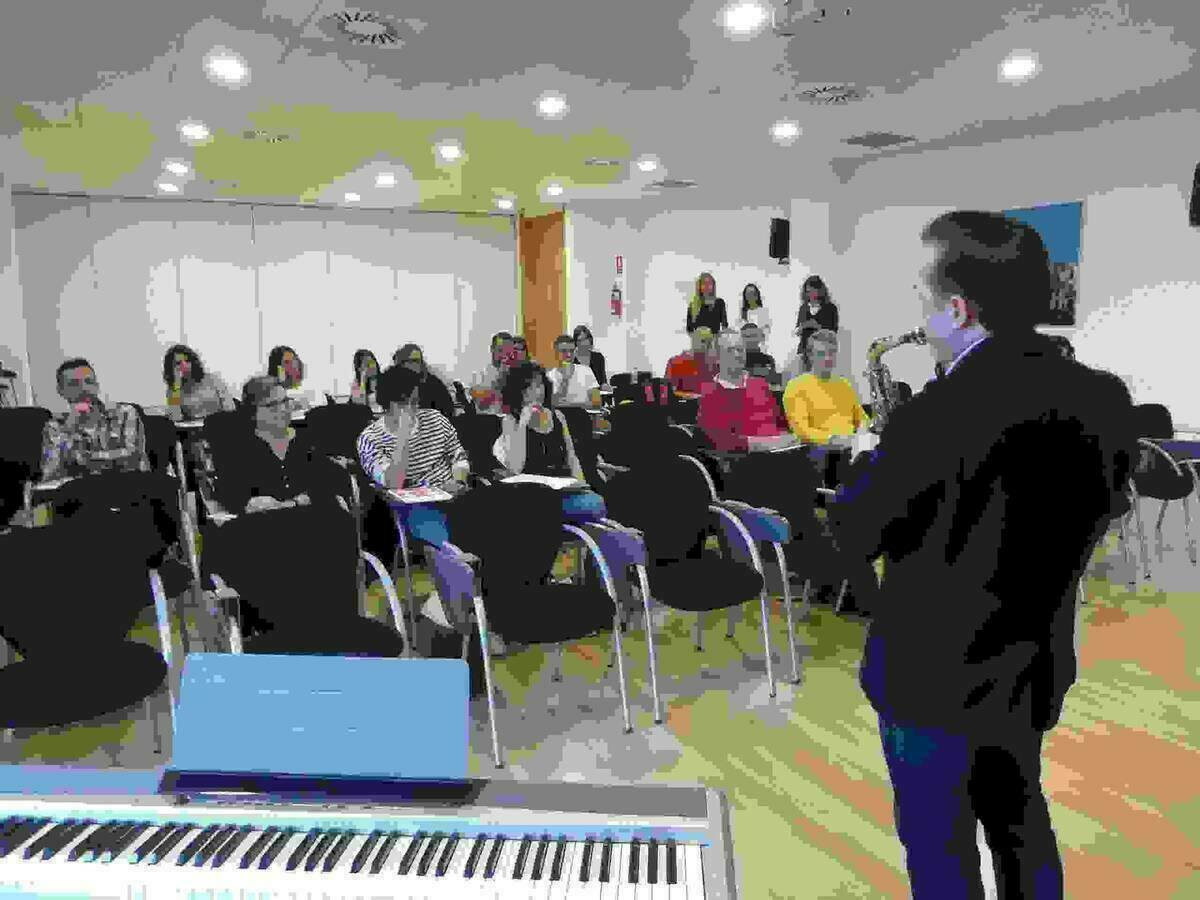 30 profesores se forman en el Curso de Musicoterapia  del CEFIRE en La Nucía