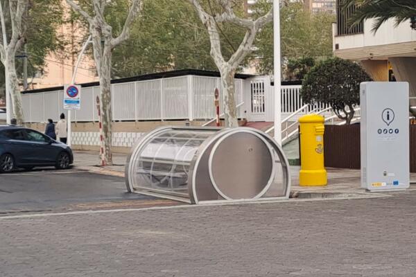 El PSOE critica que los nuevos aparcabicis instalados hace dos meses siguen sin estar operativos
